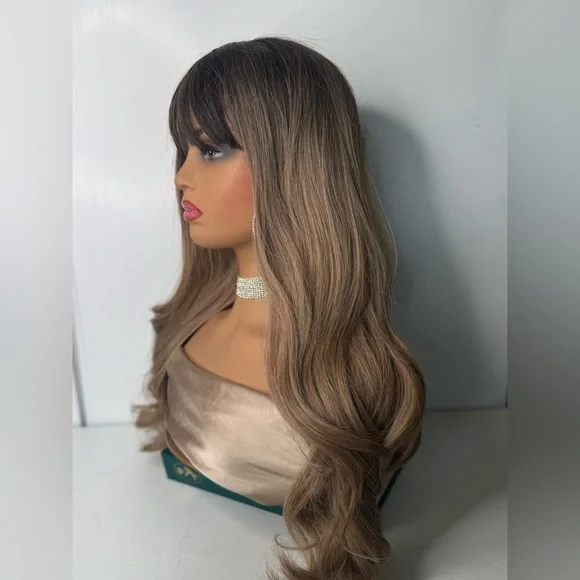 Balayage Caramel Blonde Wavy Wig with Dark Roots - Realistic appearance - Picture 5 of 7